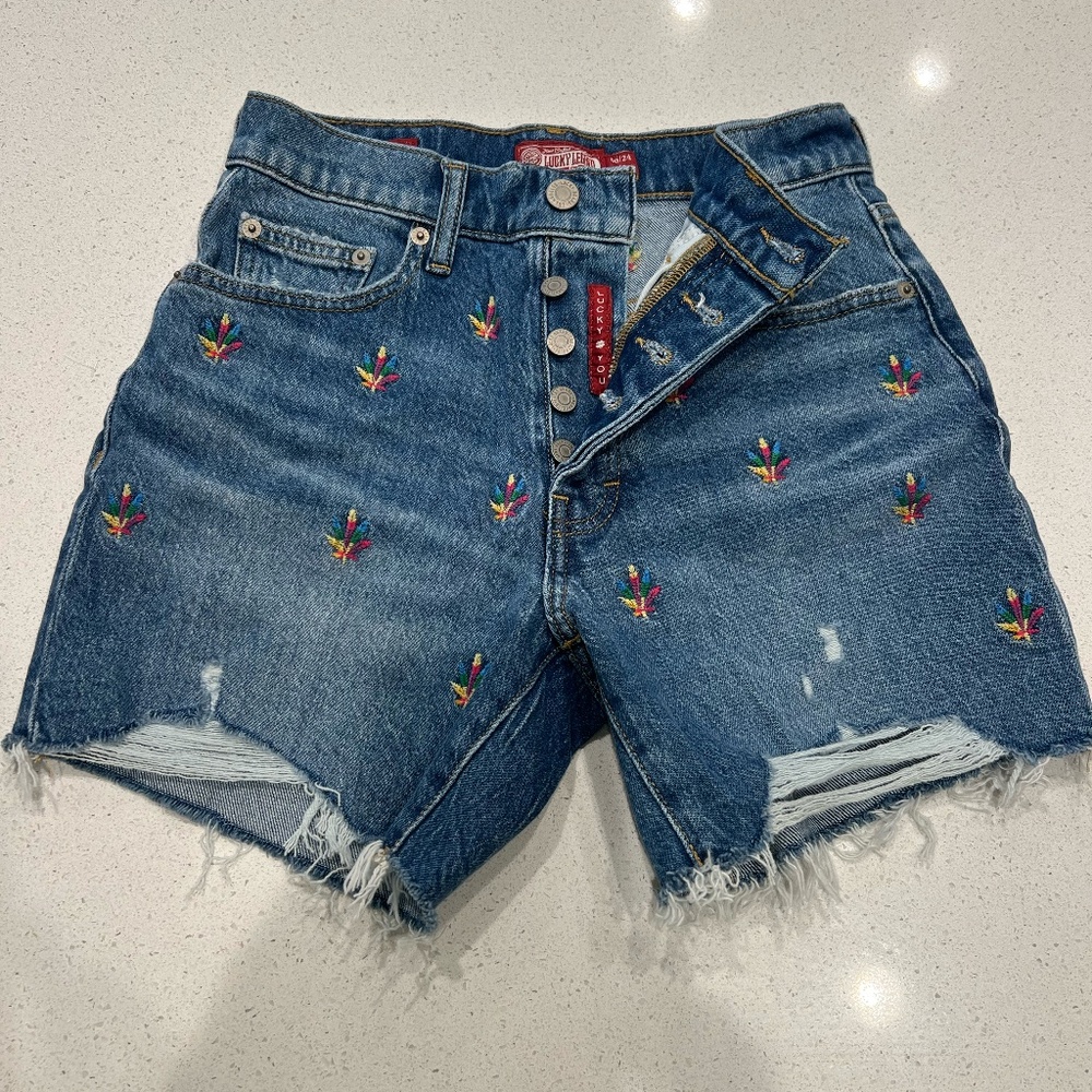 Lucky Legend size 24 shorts embroidered button fly